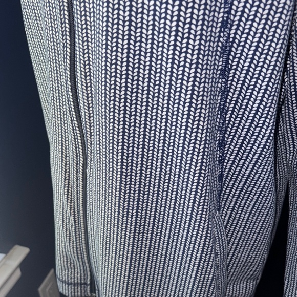 T by Talbots Navy & White Print Full Zip Jacket – Size XL – EUC - Picture 10 of 12